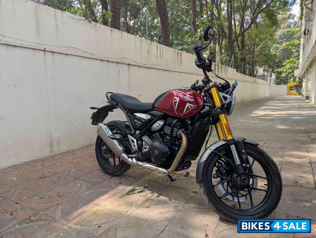 Carnival Red Triumph Speed 400