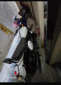 Jawa 42 Dual Channel ABS Sirius White