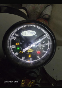 Jawa 42 Dual Channel ABS Sirius White