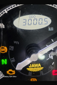 Jawa 42 Dual Channel ABS Sirius White