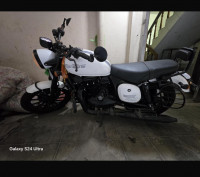 Jawa 42 Dual Channel ABS Sirius White