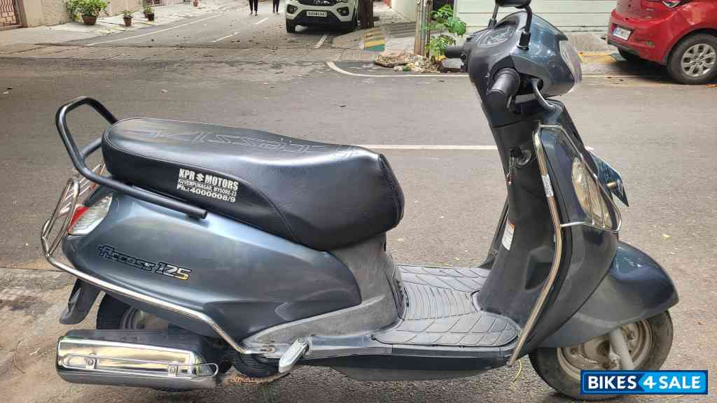 Gray Suzuki Access 125