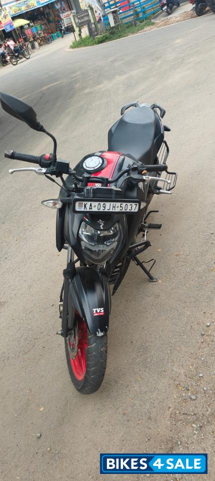 Black And Rend TVS Apache RTR 160 4V Special Edition