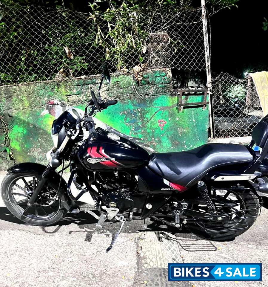 Black Bajaj Avenger Street 220
