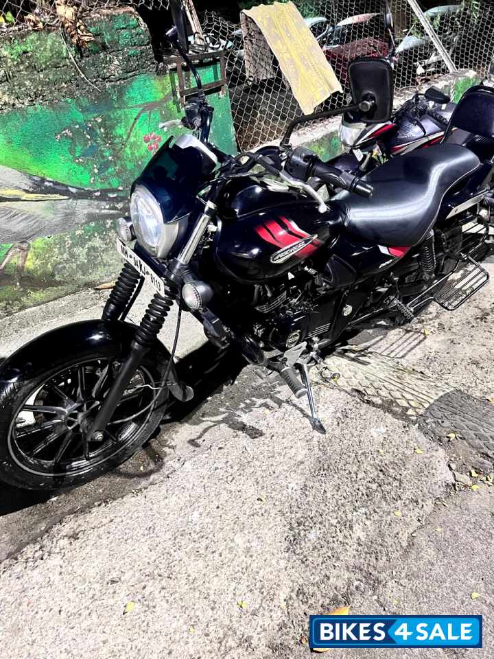 Black Bajaj Avenger Street 220