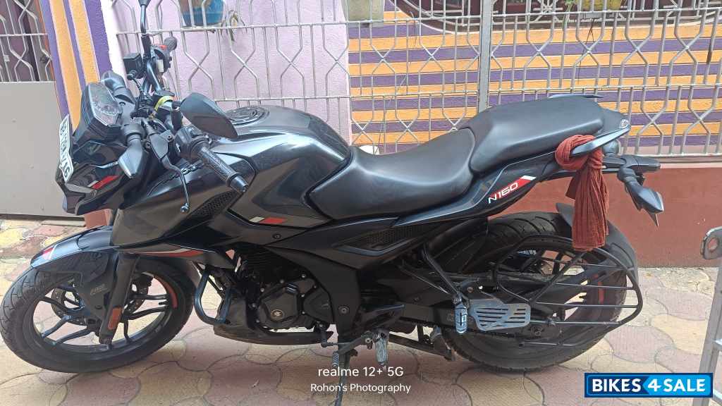 Black Bajaj Pulsar N160