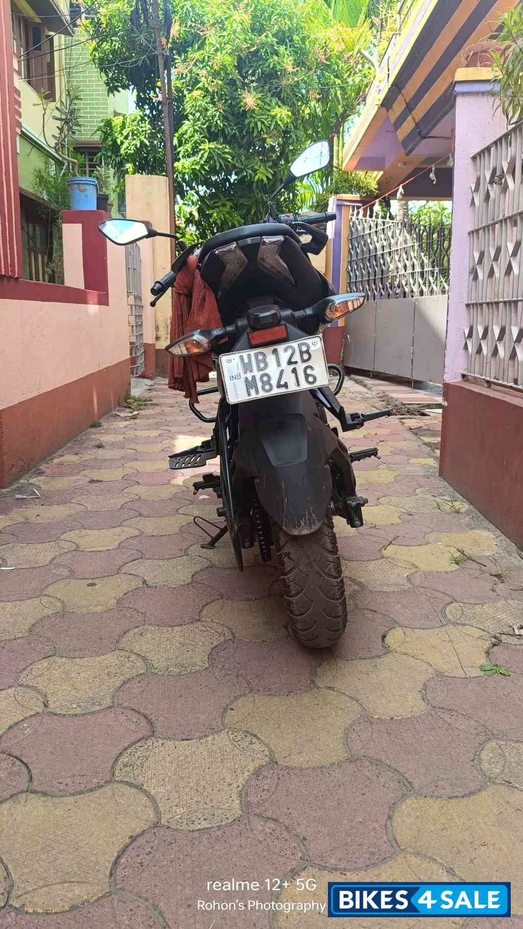 Black Bajaj Pulsar N160