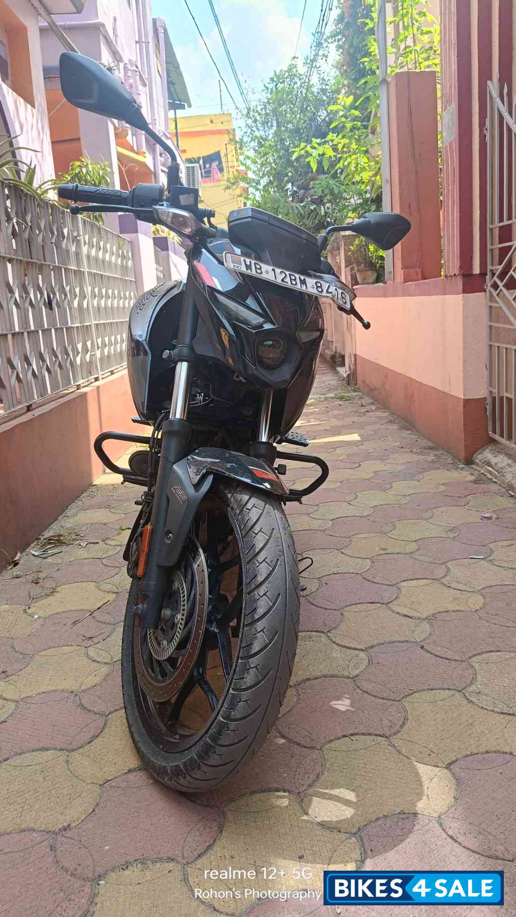 Black Bajaj Pulsar N160