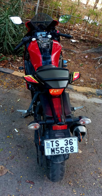 Red Yamaha R15 V4
