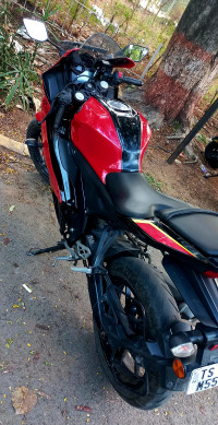 Red Yamaha R15 V4