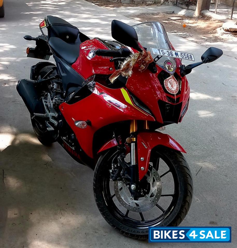 Red Yamaha R15 V4 Red Yamaha R15 V4