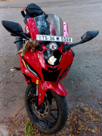 Red Yamaha R15 V4