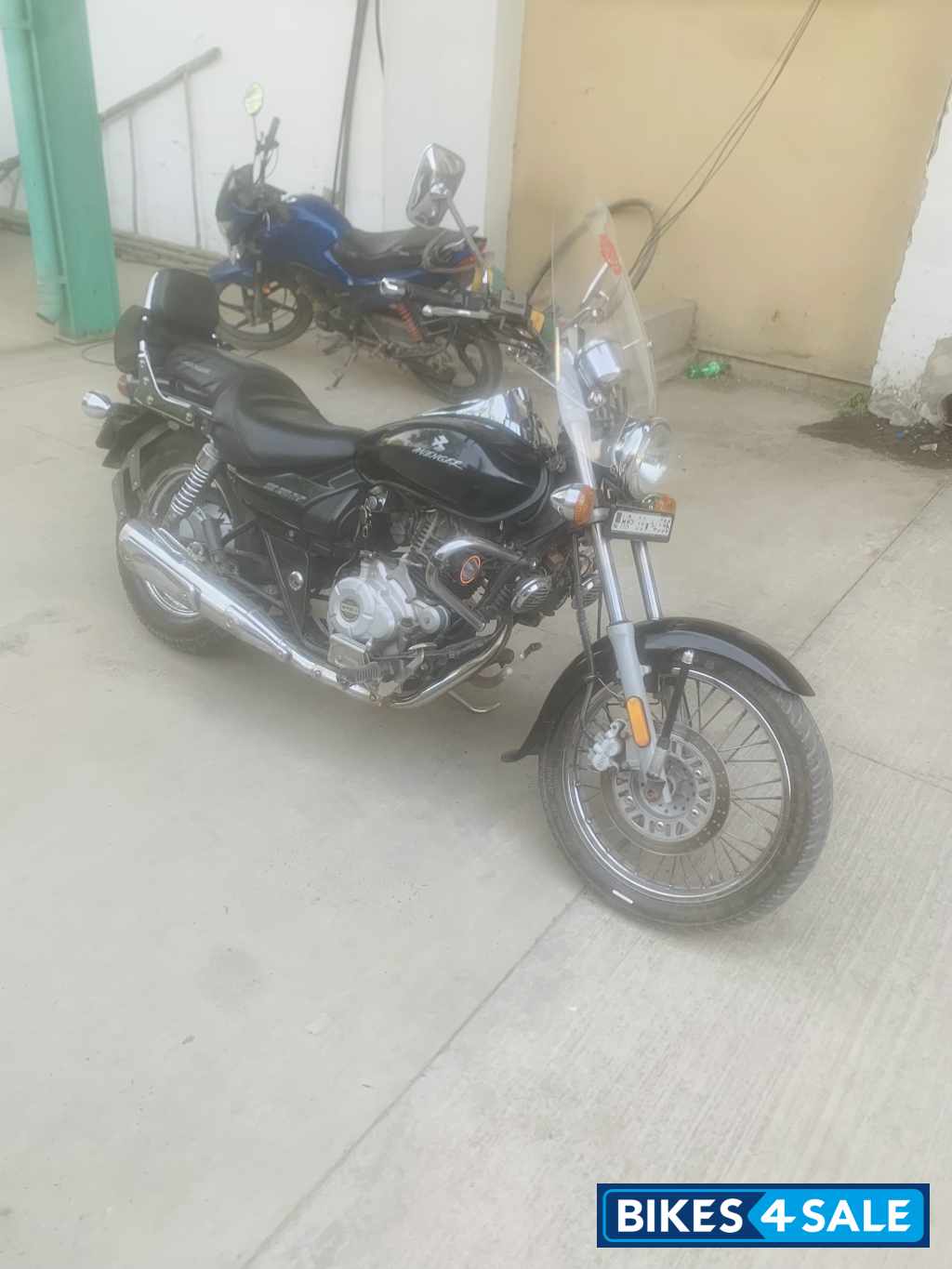 Bajaj Avenger 220 DTS-i