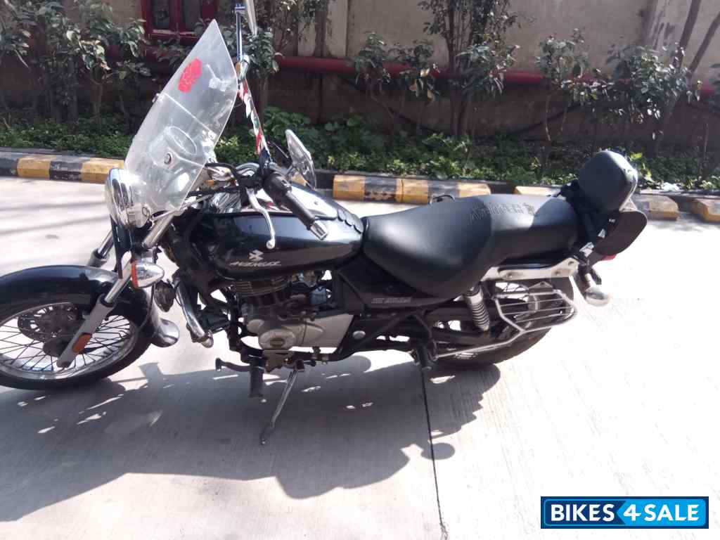 Bajaj Avenger 220 DTS-i