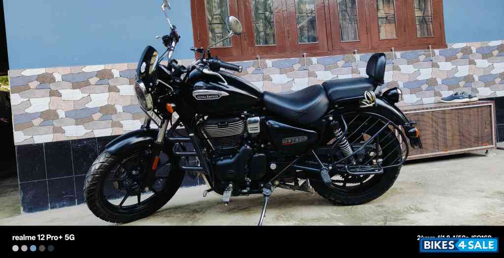 Matte Black Royal Enfield Meteor 350 Stellar