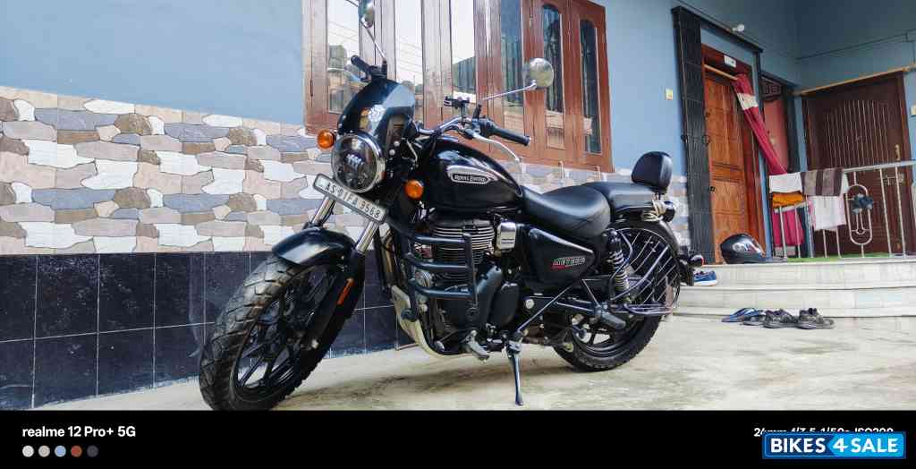 Matte Black Royal Enfield Meteor 350 Stellar