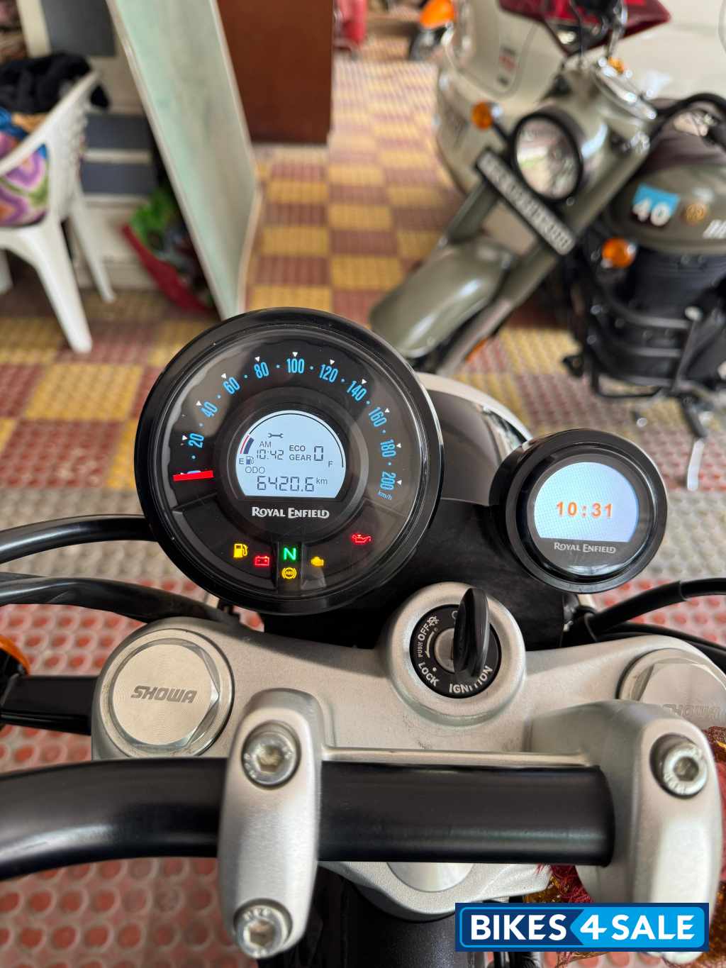 Stellar Black Royal Enfield Super Meteor 650