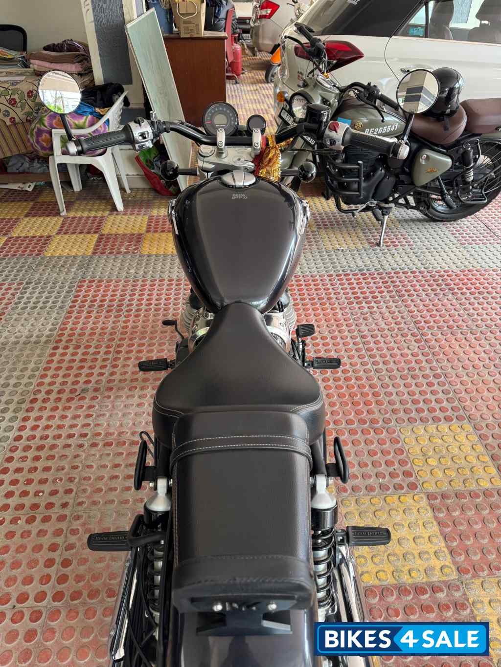 Stellar Black Royal Enfield Super Meteor 650