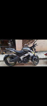 Pewter Gloss Grey Bajaj Pulsar NS400Z