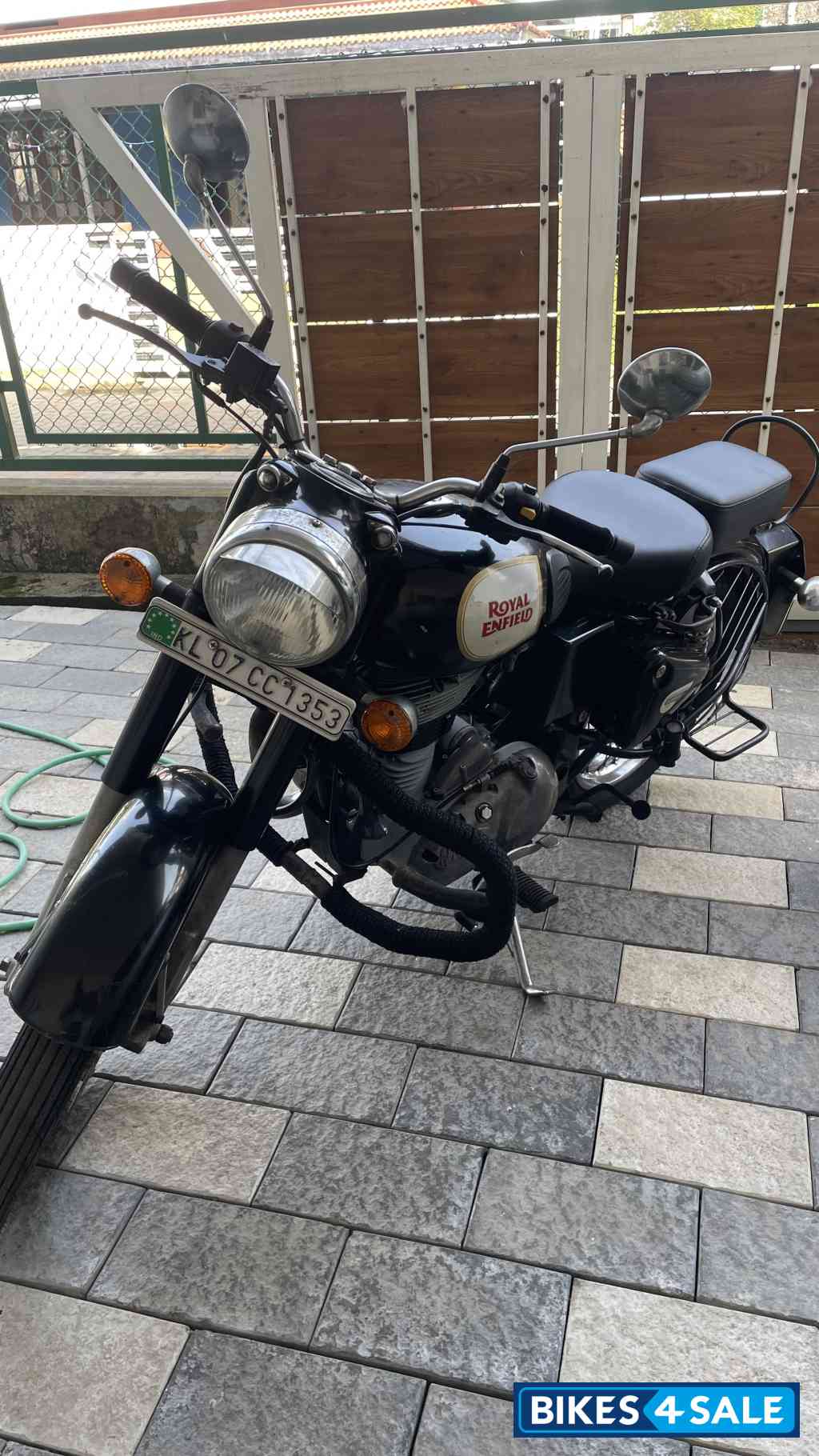 Black Royal Enfield Classic 350