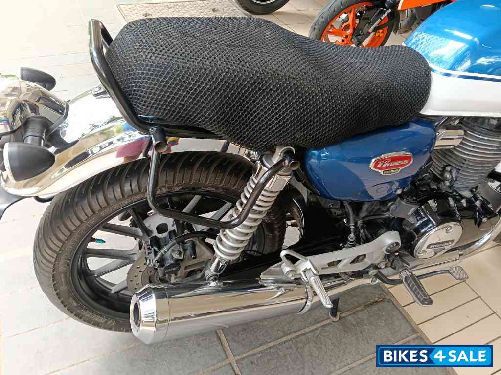 Honda CB350 DLX Pro