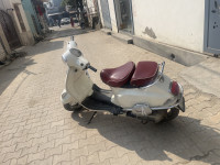 Vespa LX 125