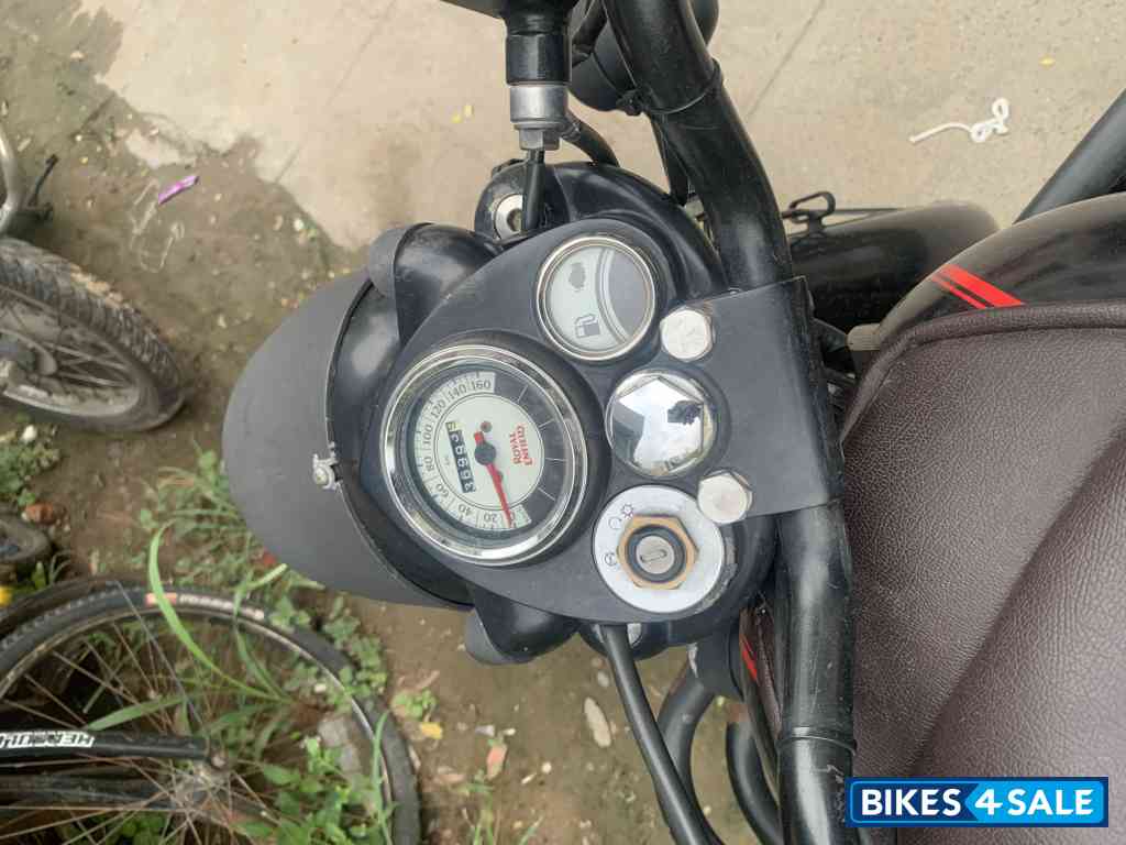 Royal Enfield Classic Stealth Black