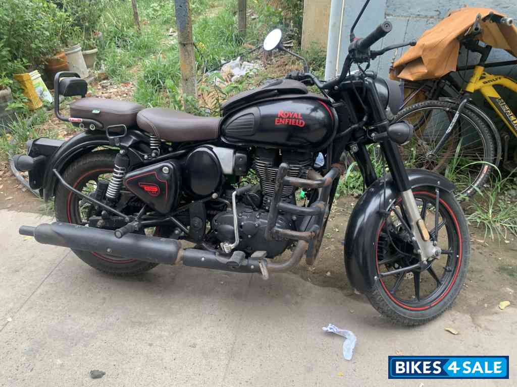 Royal Enfield Classic Stealth Black