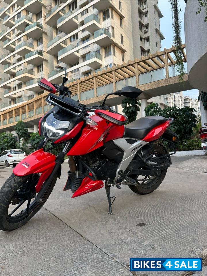 Red TVS Apache RTR 160 4V BS6