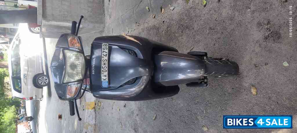 Grey Honda Activa