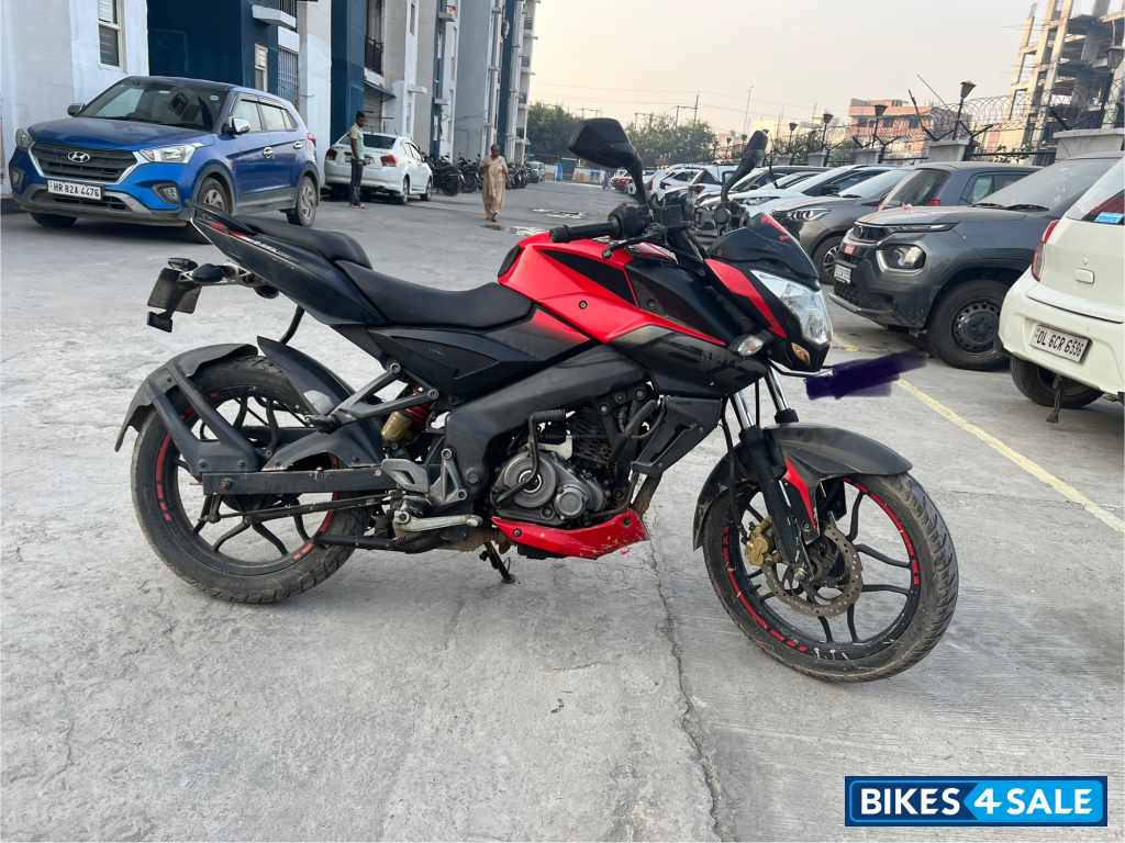 Red Bajaj Pulsar NS 160 Red Bajaj Pulsar NS 160