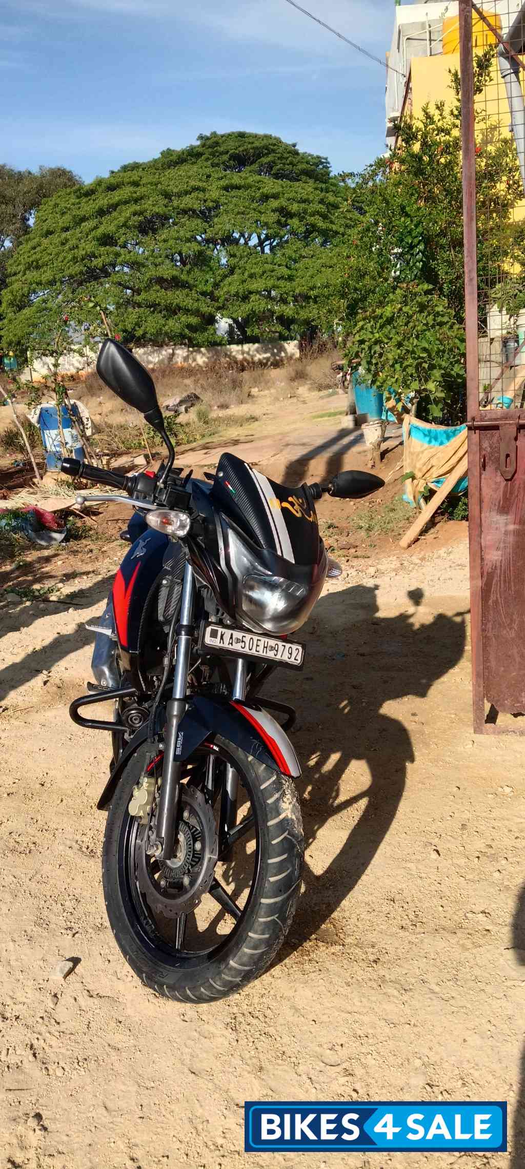 TVS Apache RTR 160 2V Racing Edition TVS Apache RTR 160 2V Racing Edition