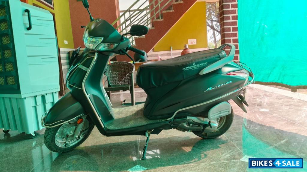 Gray Honda Activa 6G Dlx