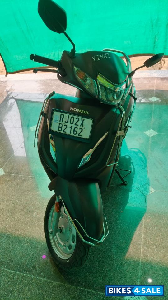 Gray Honda Activa 6G Dlx