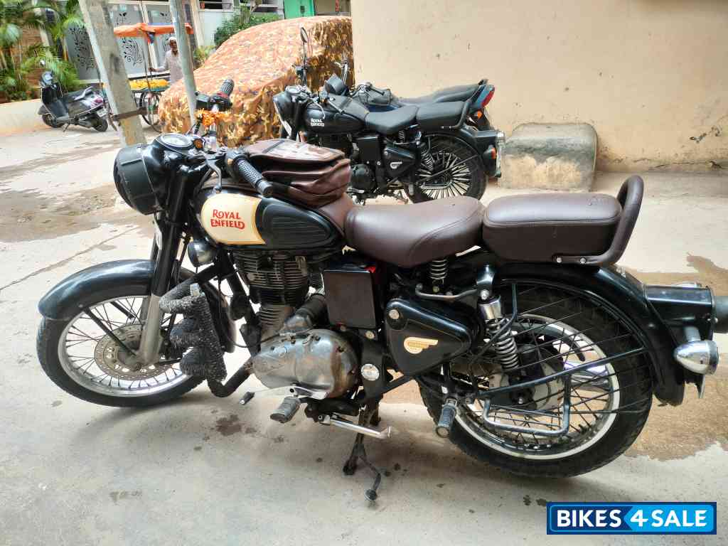 Black Royal Enfield Classic 350