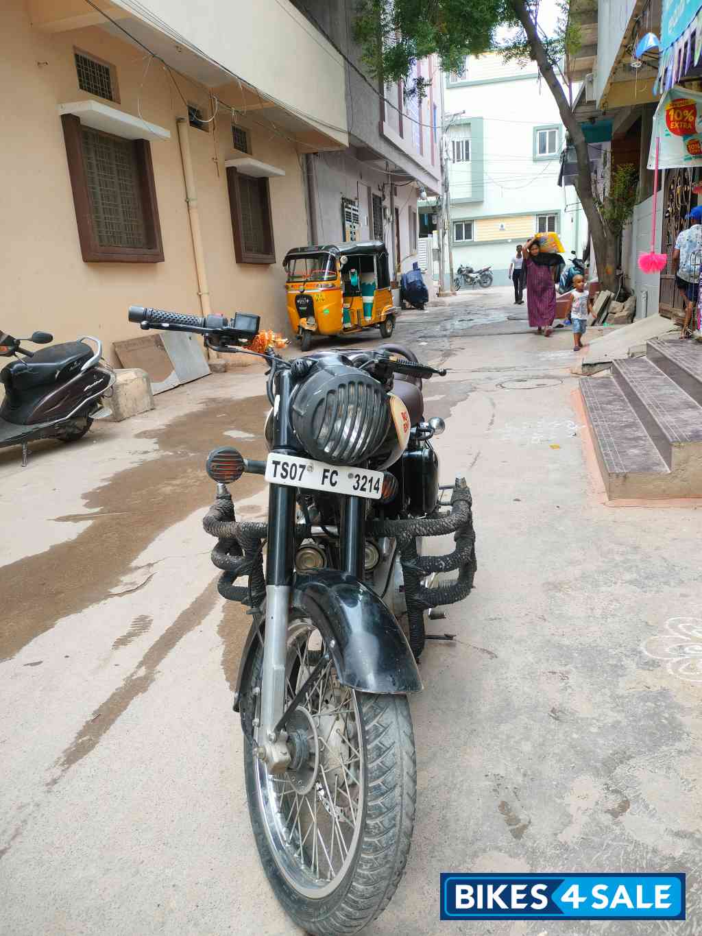 Black Royal Enfield Classic 350