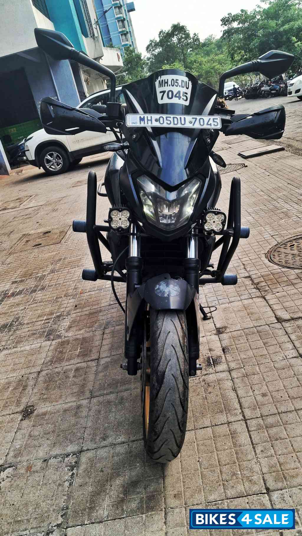 Bajaj Dominar 400