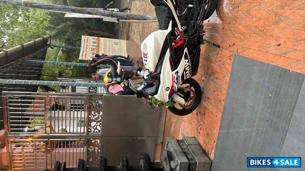 White BMW G 310 RR