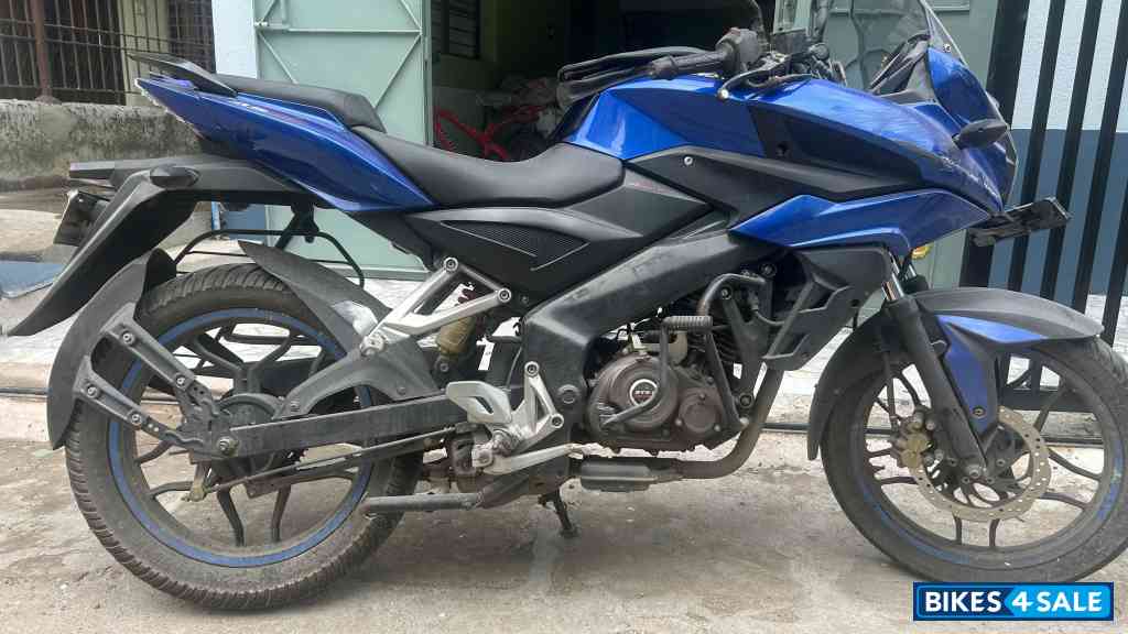 Blue Bajaj Pulsar AS 150