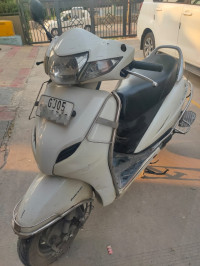White Honda Activa 3G