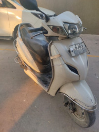 White Honda Activa 3G