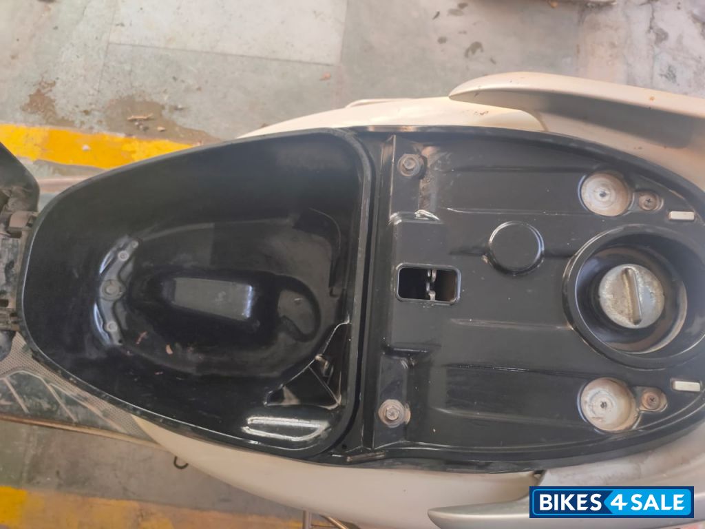 White Honda Activa 3G