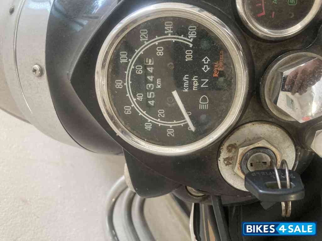 Black Royal Enfield Bullet Standard 350