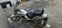 White Bajaj Avenger Cruise 220 BS6