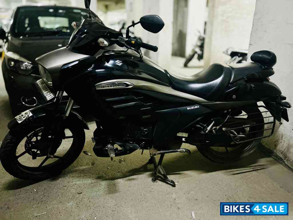 Black Suzuki Intruder 150
