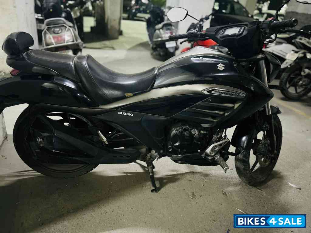 Black Suzuki Intruder 150