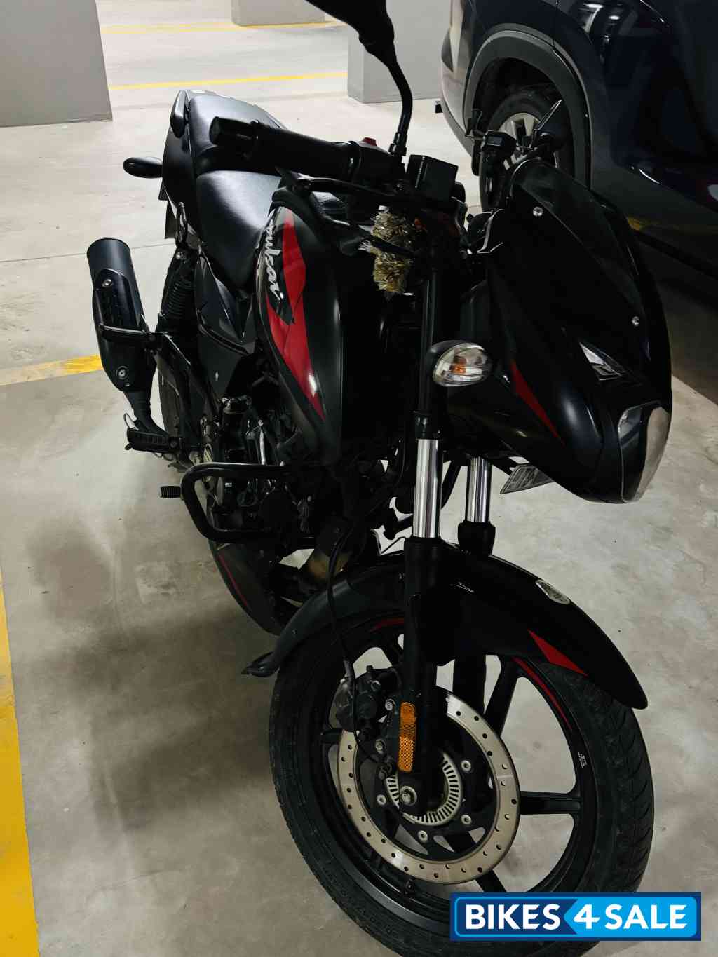 Black Bajaj Pulsar 150 Twin Disc BS6