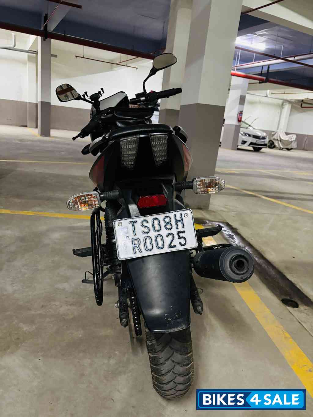 Black Bajaj Pulsar 150 Twin Disc BS6