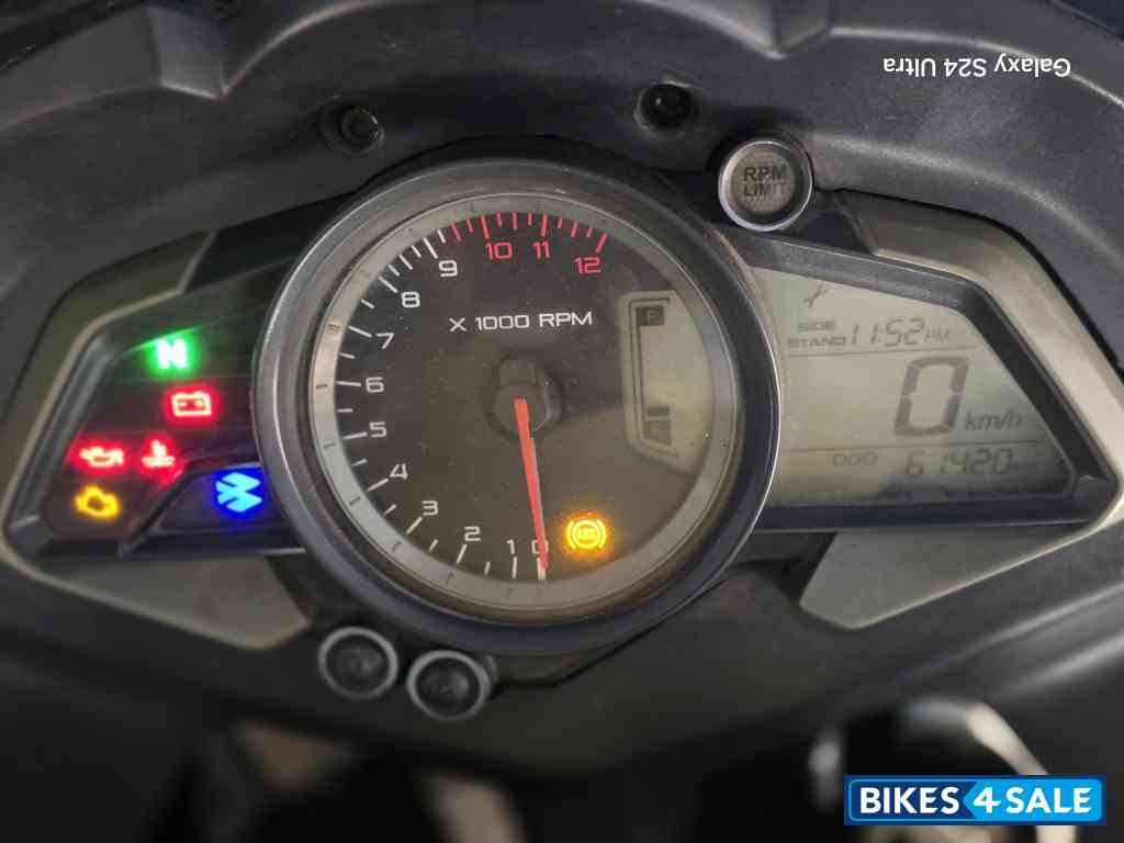 Bajaj Pulsar RS 200