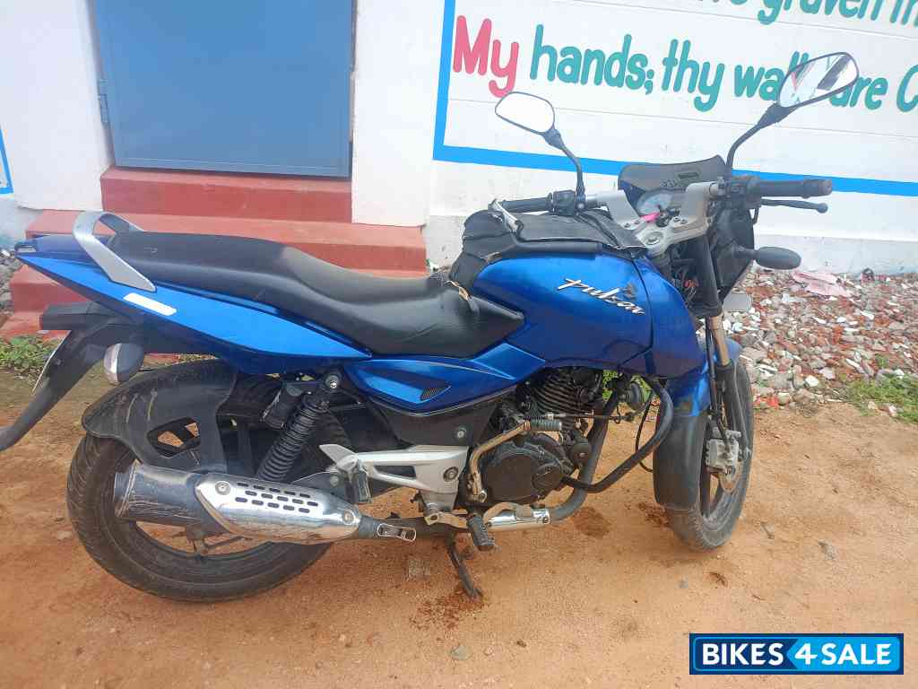 Blue Bajaj Pulsar 150